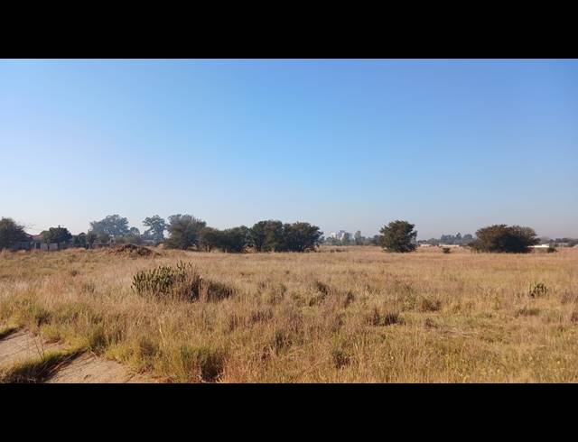 4,589M² VACANT LAND FOR SALE IN UNITAS PARK